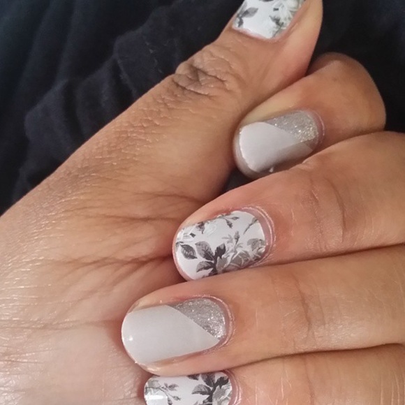 🤍 Partial Sheet Timeless Jamberry Nail Wraps - Picture 2 of 7